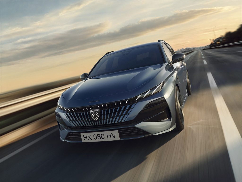 O novo Peugeot 308 e 308 SW está a chegar e a apresentação aos jornalistas de todo o mundo vai ser em Portugal. O Motor 24 Horas vai marcar presença. 